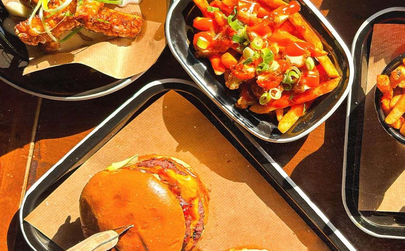 Enjoy Grill & barbeque, Restaurant, Indoor & outdoor seating, Table service, $, Families and Groups cuisine at Smokin Bones Castle Market in Dublin 2, Dublin